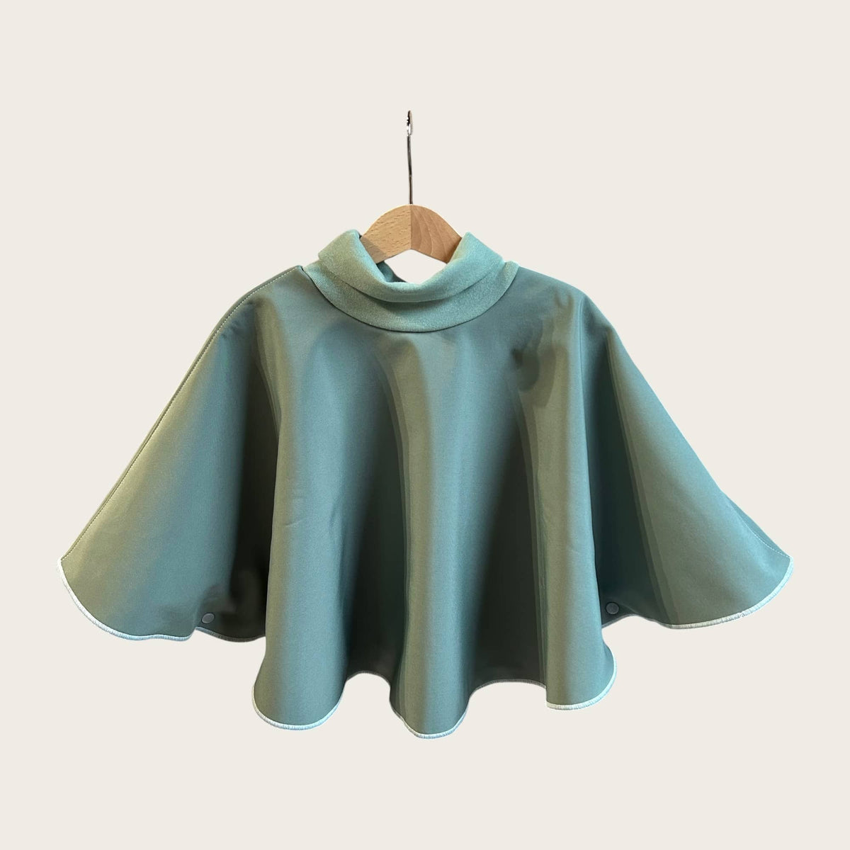 Poncho CHO, vêtement spécial siège auto