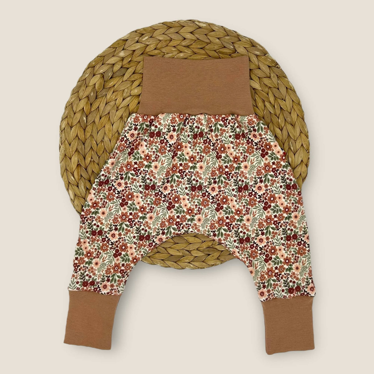 Sarouel bébé évolutif, coupe confortable et extensible