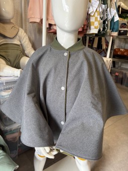 Poncho avec ouverture...