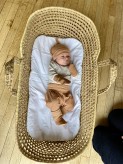Bébé portant un sarouel évolutif confortable