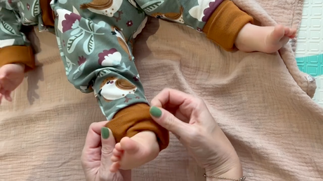 Vêtement évolutif bébé : avantages et conseils | Les Mômes des Dômes