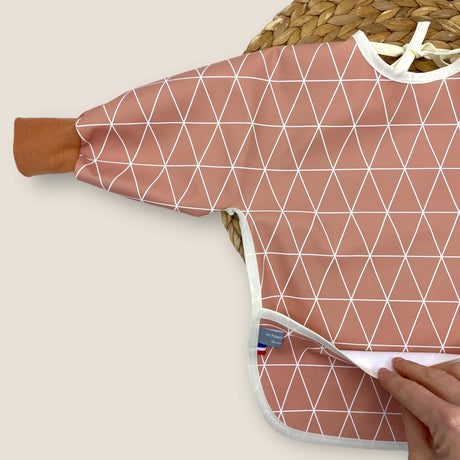 Bavoir à manches imperméable triangles