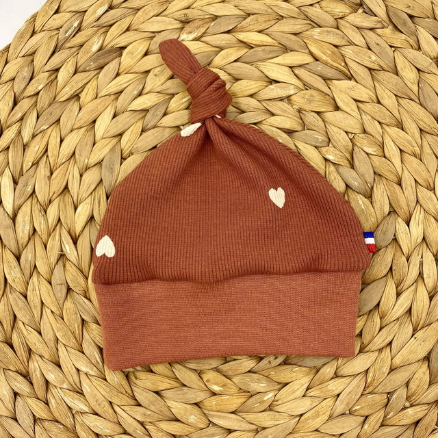 Bonnet enfant avec nœud décoratif, création artisanale