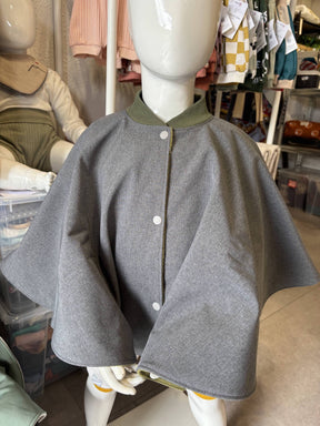 Poncho avec ouverture spécial voiture approuvé par Sécurange - Gris