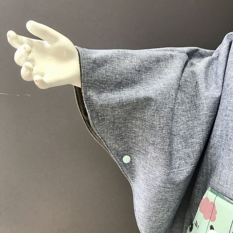 Poncho de voyage bébé, sécurité garantie avec Securange. Fabrication artisanale française.