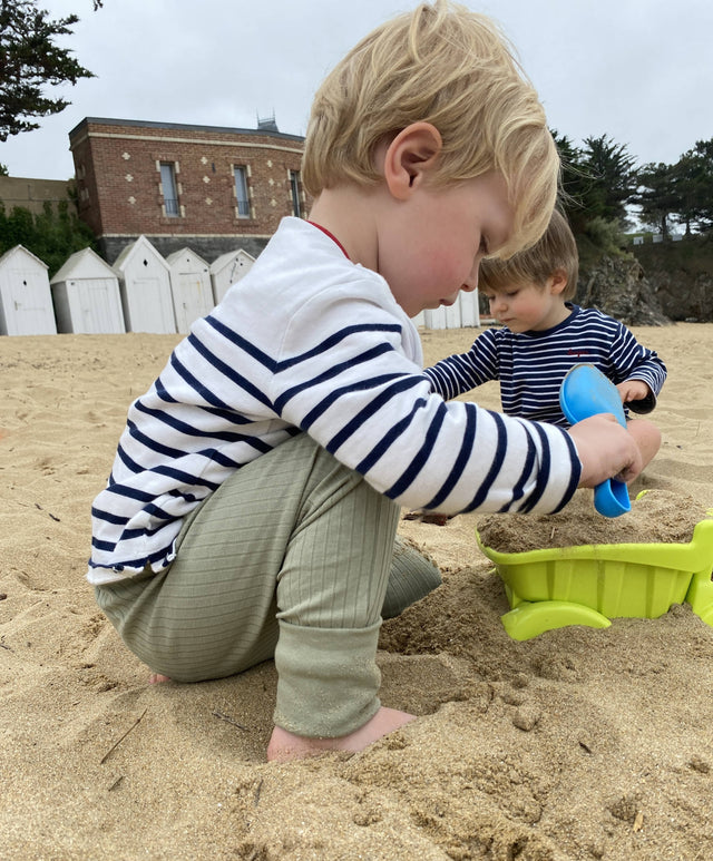 Bébé en sarouel évolutif, modèle pratique et souple