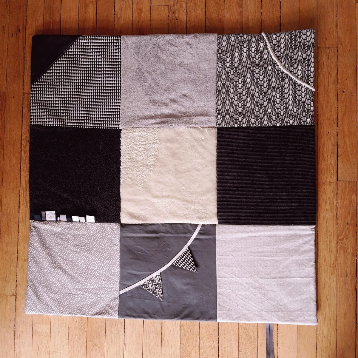 Tapis d'éveil inspiration Montessori